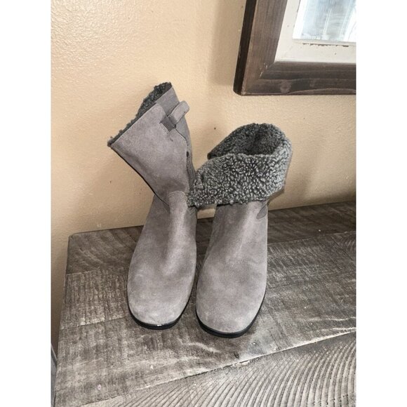 Clarks Bendables Mid Calf Boots Women 9.5 M Gray Suede Leather 39387 Zip Fleece - Picture 2 of 5